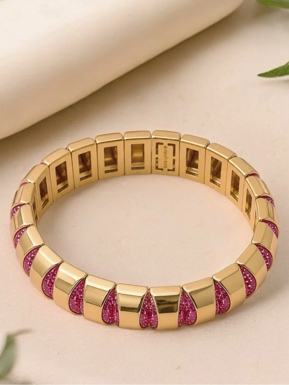 Kate Spade New York Sliced Scallops Stretch Bracelet One Size. - Picture 4 of 5